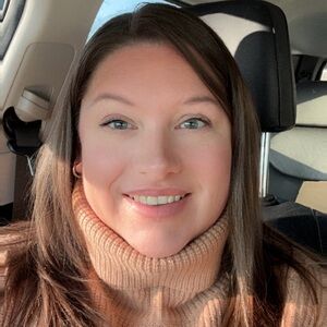 Meet your Posher, Lorisa